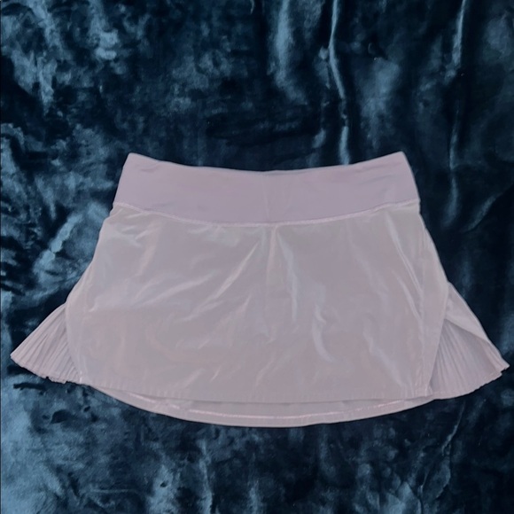 Lululemon Play Off The Pleats Skirt *13"
Graphite Purple  size 6 - Picture 3 of 8